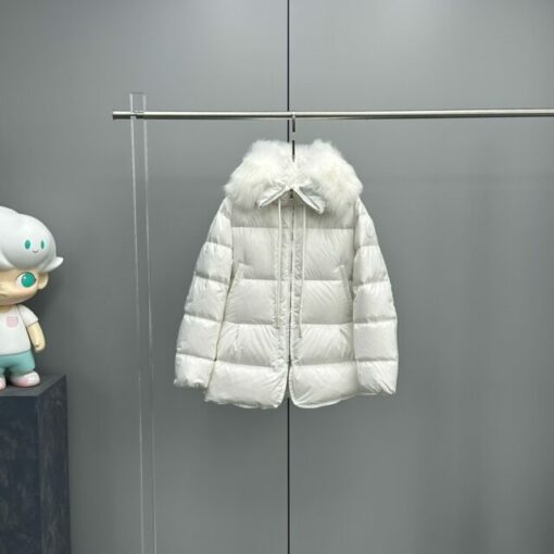Moncler lochstelle white size 2 ( RC)
