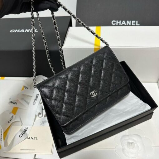 Chanel 19cm